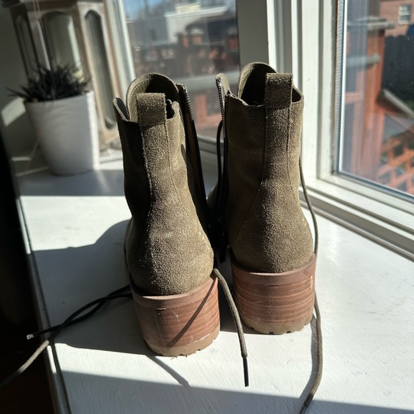 Woman’s Caslon Side-Zip Booties 🤍 - Picture 3 of 5